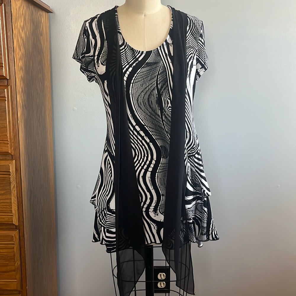 Bali black and white tunic blouse